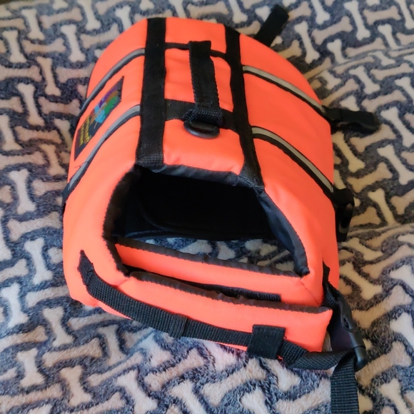 Outward Hound Pet Gear Dog Life Vest - Picture 4 of 5